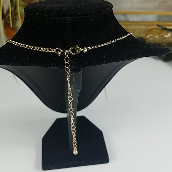 Fashion jewelry, creme pearl stones with chain - Picture 3 of 4